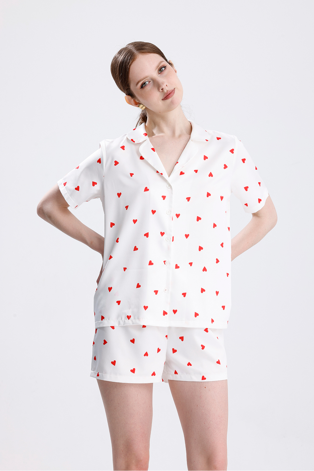 Kadın Kısa Kol Önden Düğmeli Şortlu Kalp Desenli Pijama Takımı