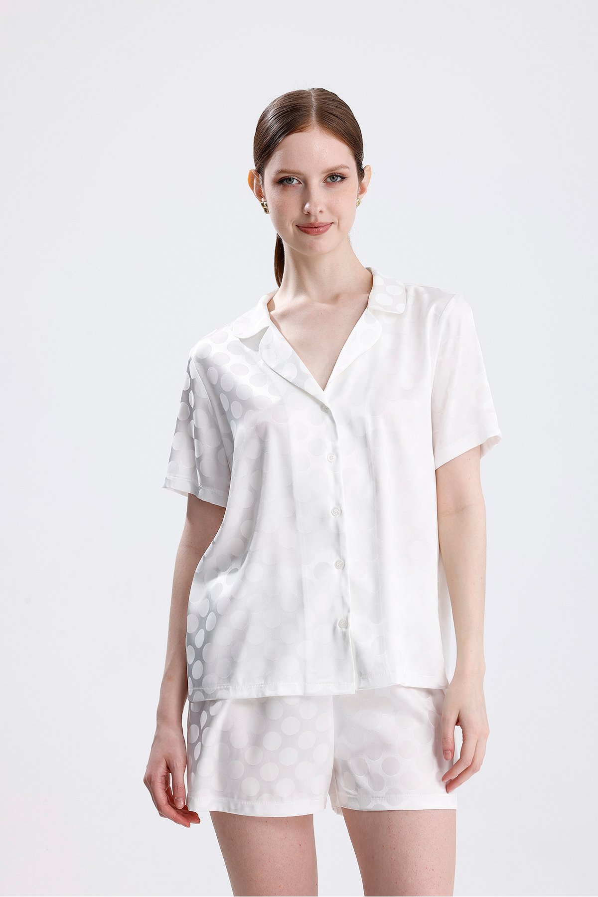 Kadın Kısa Kollu Önden Düğmeli Şortlu Pijama Takımı Yazlık Şık Ve Rahat Ev Giyim