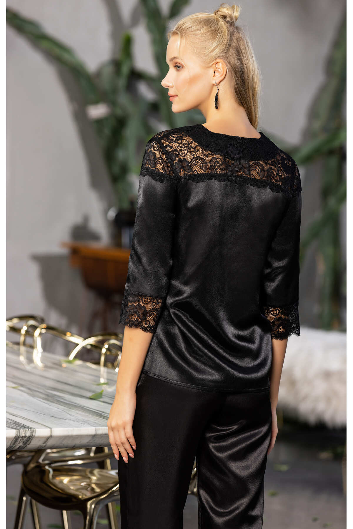 Kadın Siyah Saten Düğmeli Pijama Takımı Dantel Detaylı, Şık Ve Rahat 2’li Set