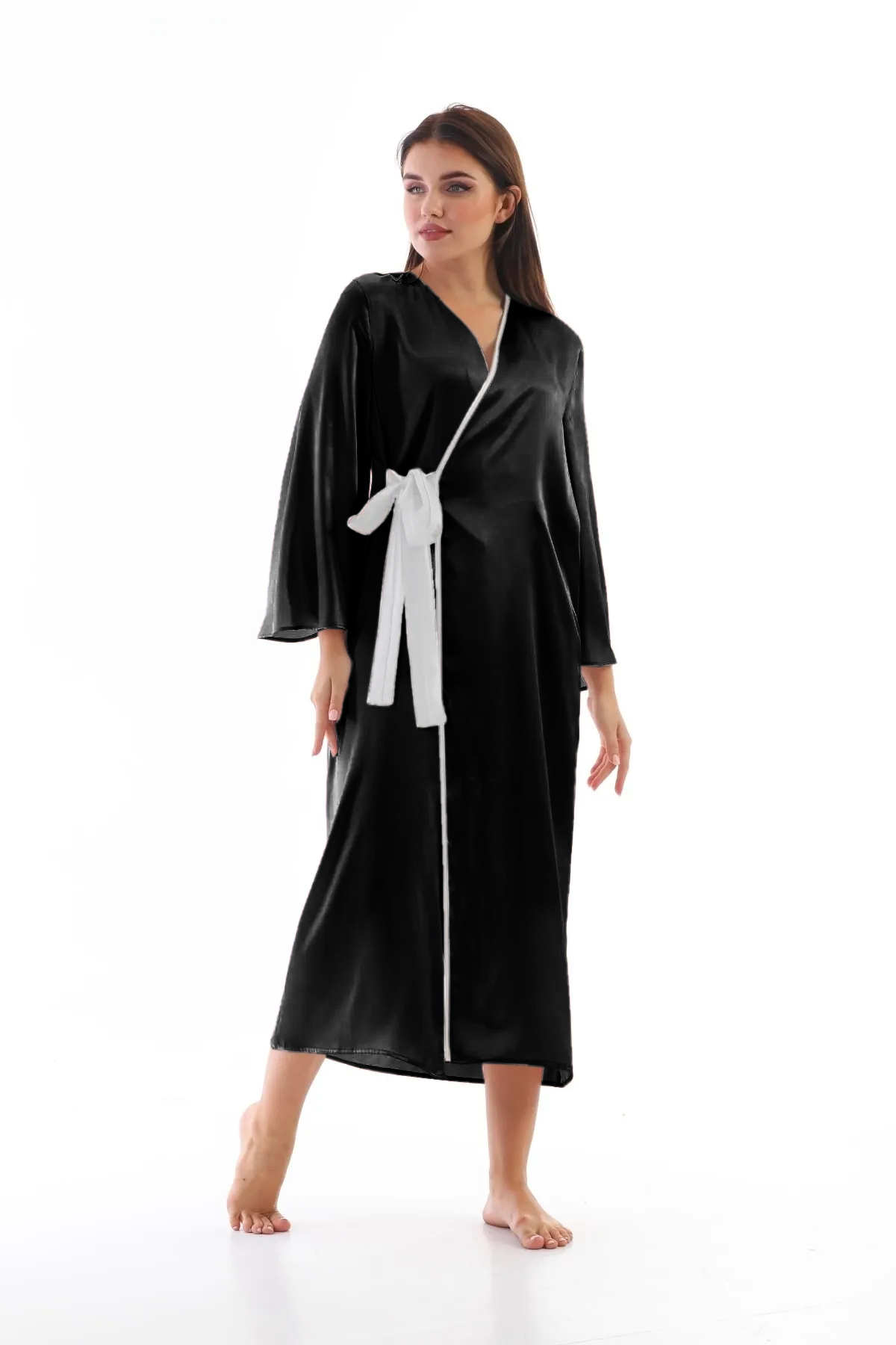 Kadın Siyah Saten Dokuma Sabahlık Beyaz Kuşaklı Şık Ve Zarif Ev Giyim