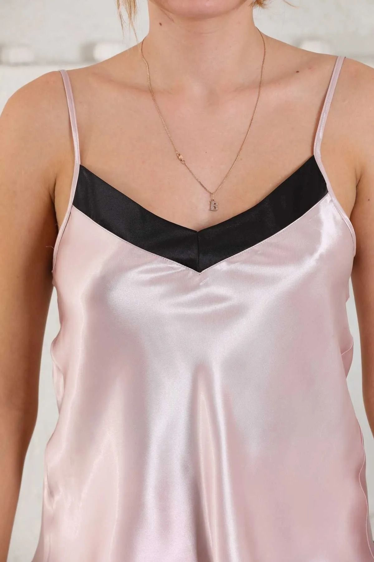 Kadın Pudra Saten Dokuma Ip Askılı Zarif Pijama Takımı