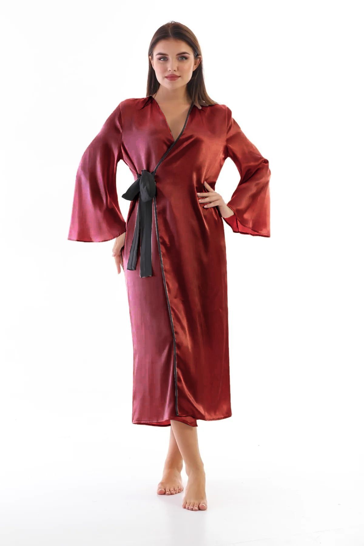 Kadın Bordo Saten Dokuma Sabahlık Siyah Kuşaklı Şık Ve Zarif Ev Giyim